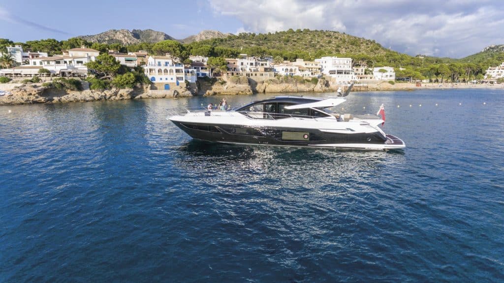 Sunseeker Predator 74 Side View 01