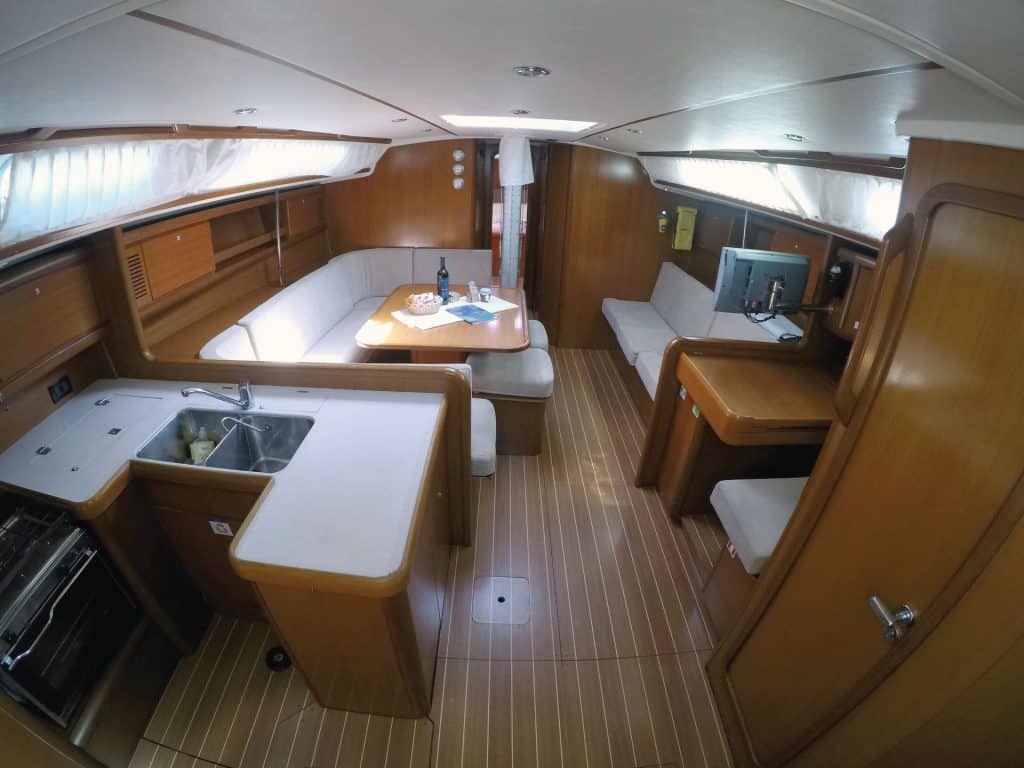 Yacht Salon