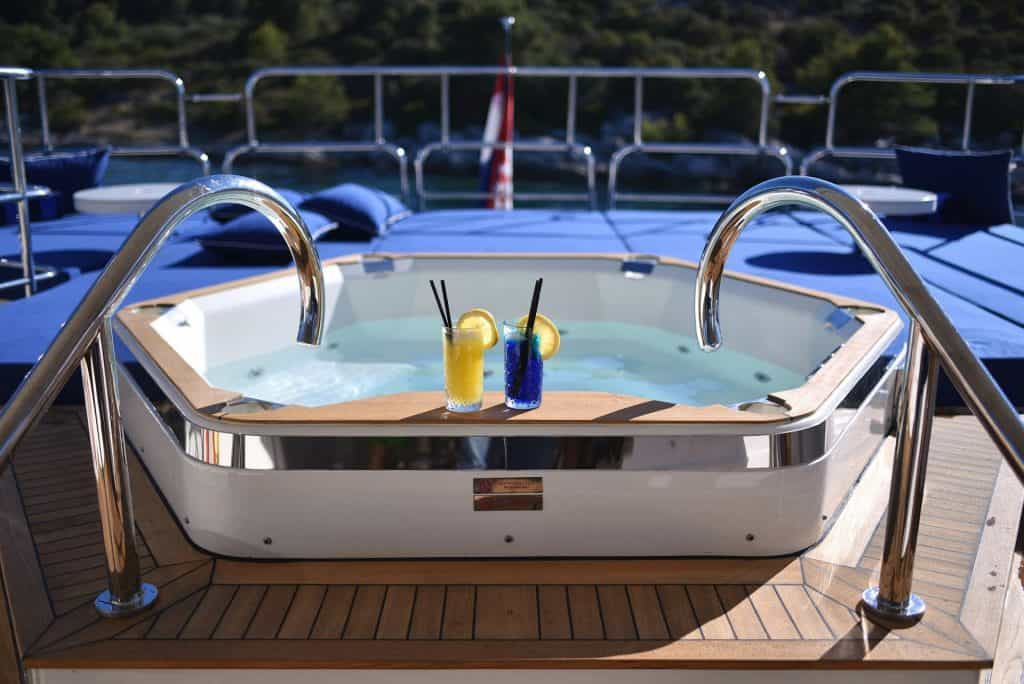 Luxury Yacht Pool Main Deck 01