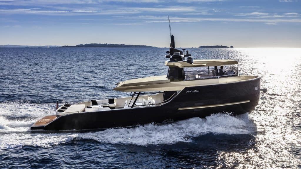 Arcadia Sherpa Cruising 01