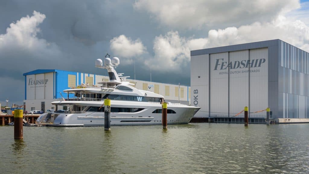 Feadship W Anchor 01
