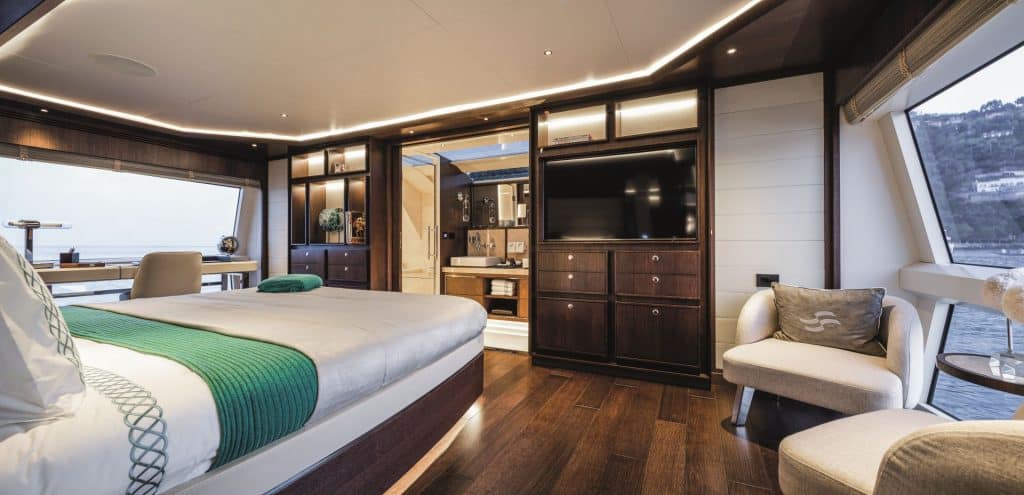 Sirena 88 Master Suite 01