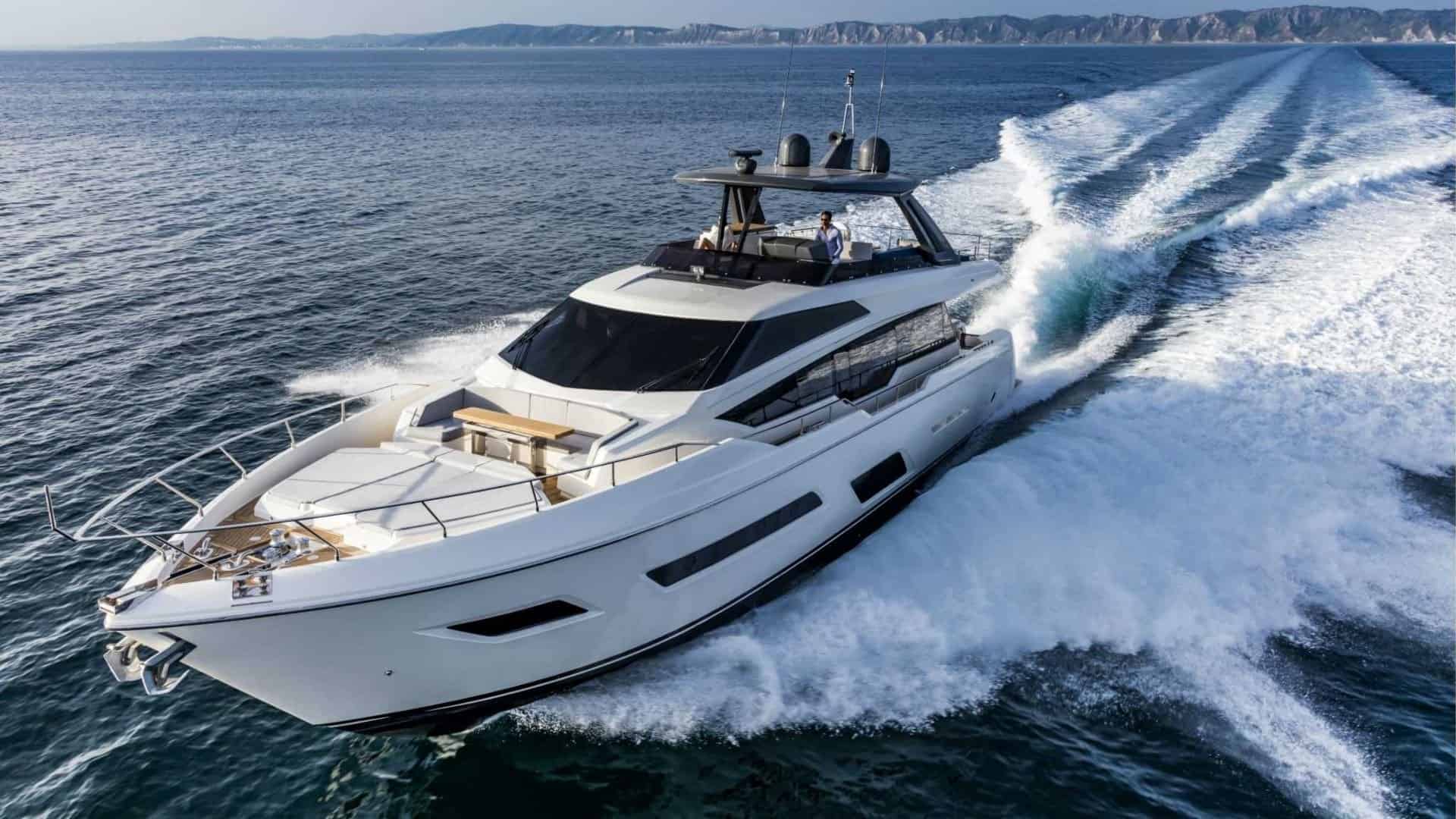 Ferretti 780 Cruising 01