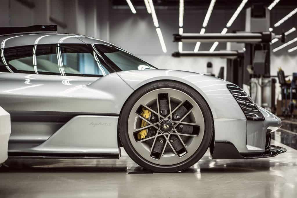 This is a photograph of a Porsche 919 Street Wheel 01