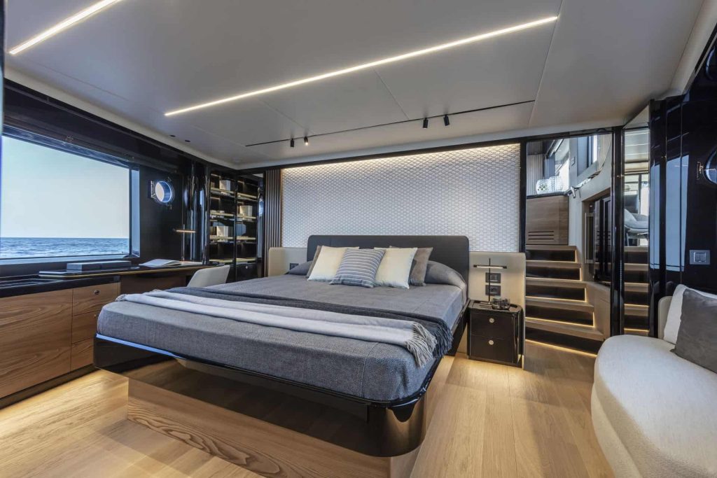 Navetta 64 Master Cabin 