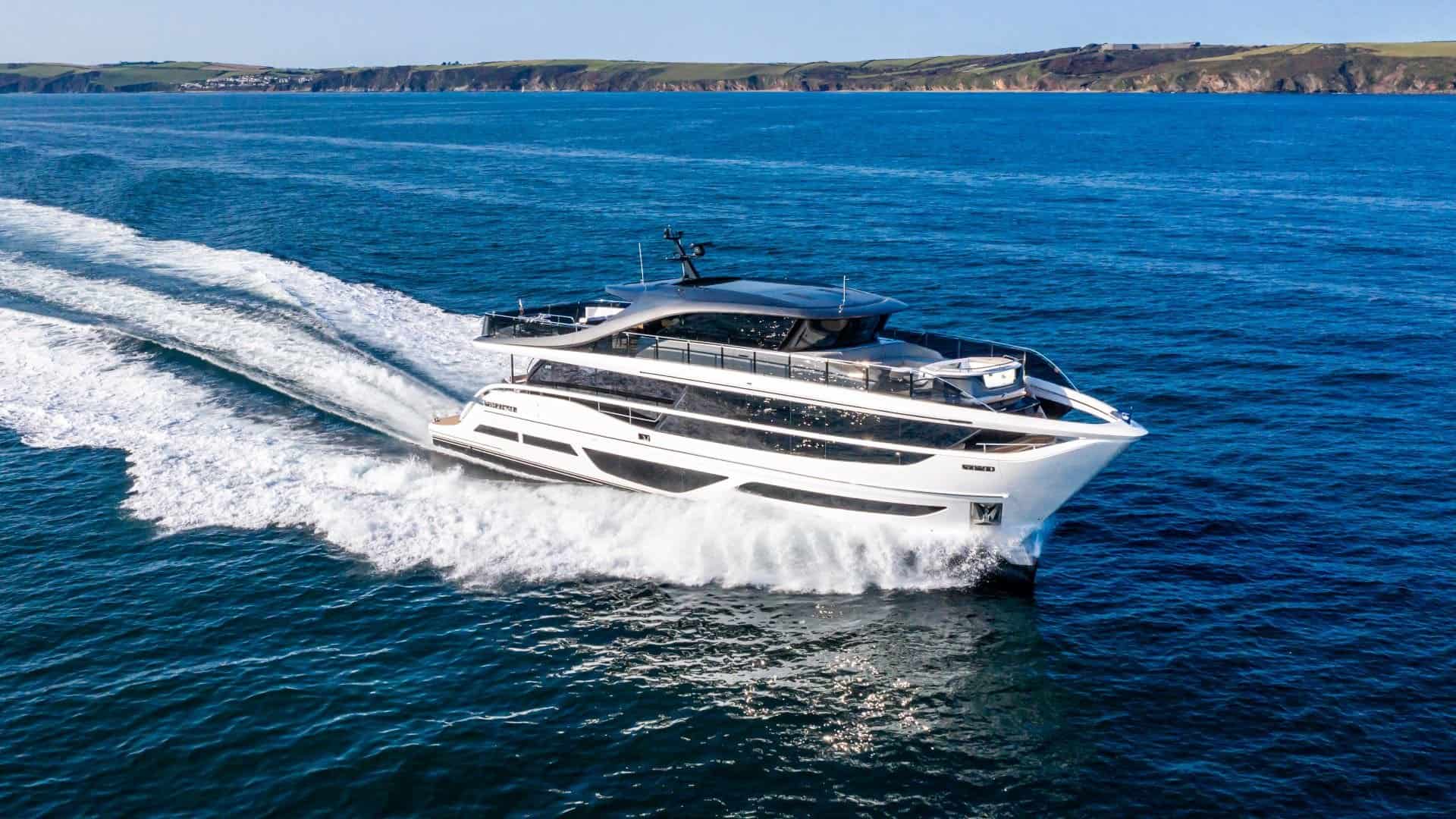 Princess X 95 White Hull Cruising 01