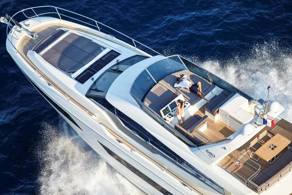 This is a photography of Prestige 680 flybridge