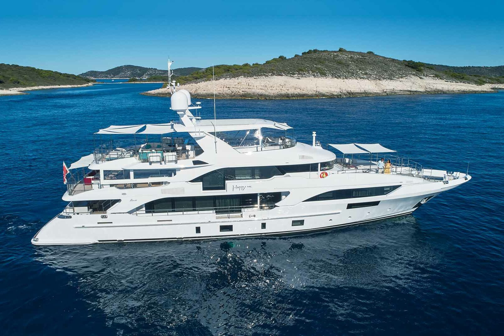 Luxury yacht Benetti Happy Me air starboard