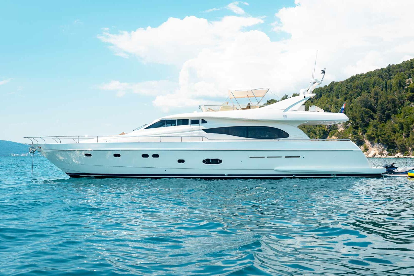 Luxury yacht Ferretti 730 Marino port side