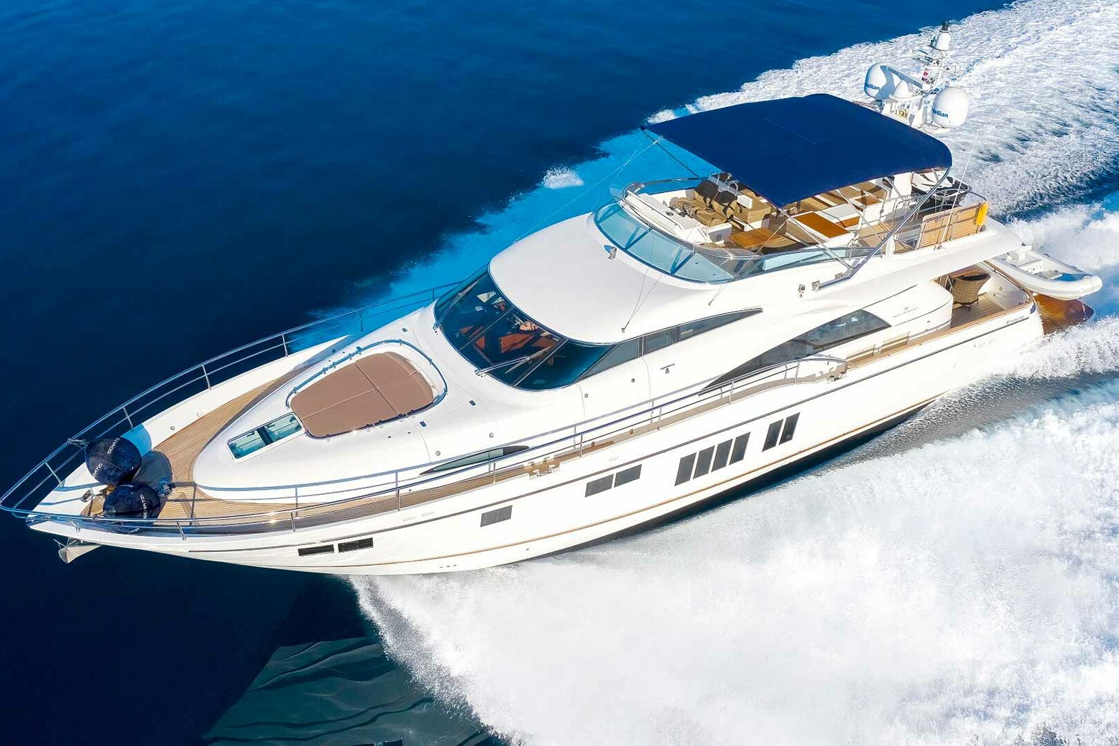 Luxury yacht Fairline Squadron 78 Schatzi running