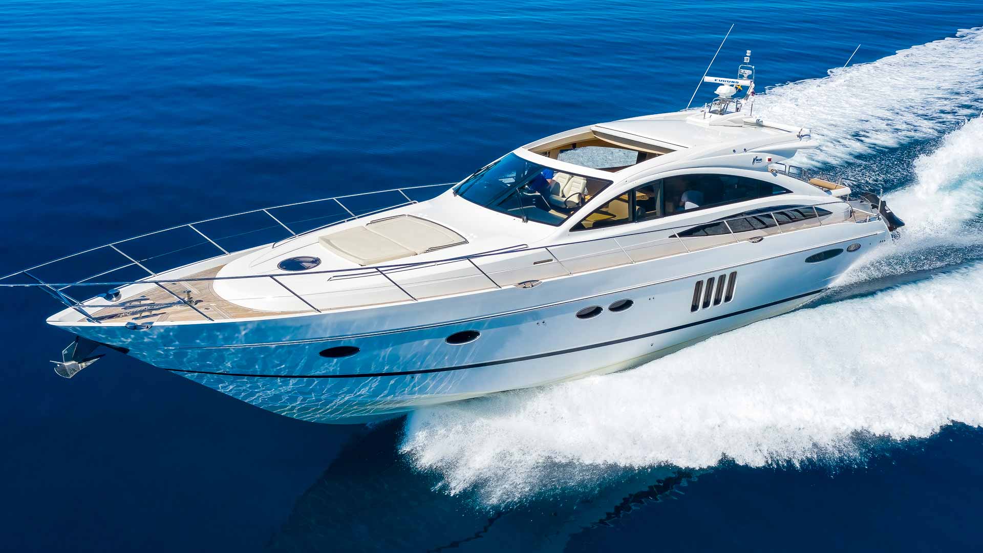 Luxury yacht Princess V65 Spice of Life II cruising