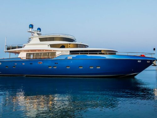 Luxury yacht Johnson Baby anchor