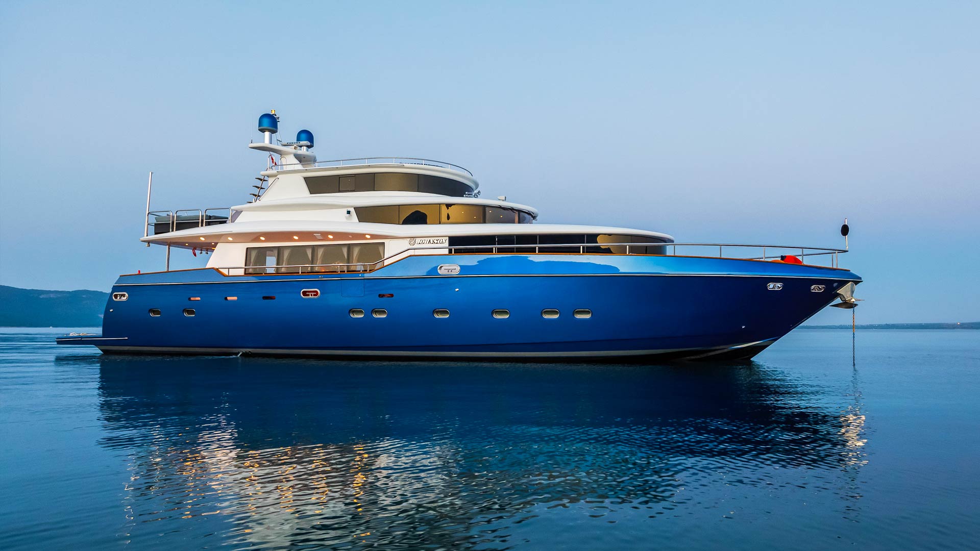 Luxury yacht Johnson Baby anchor