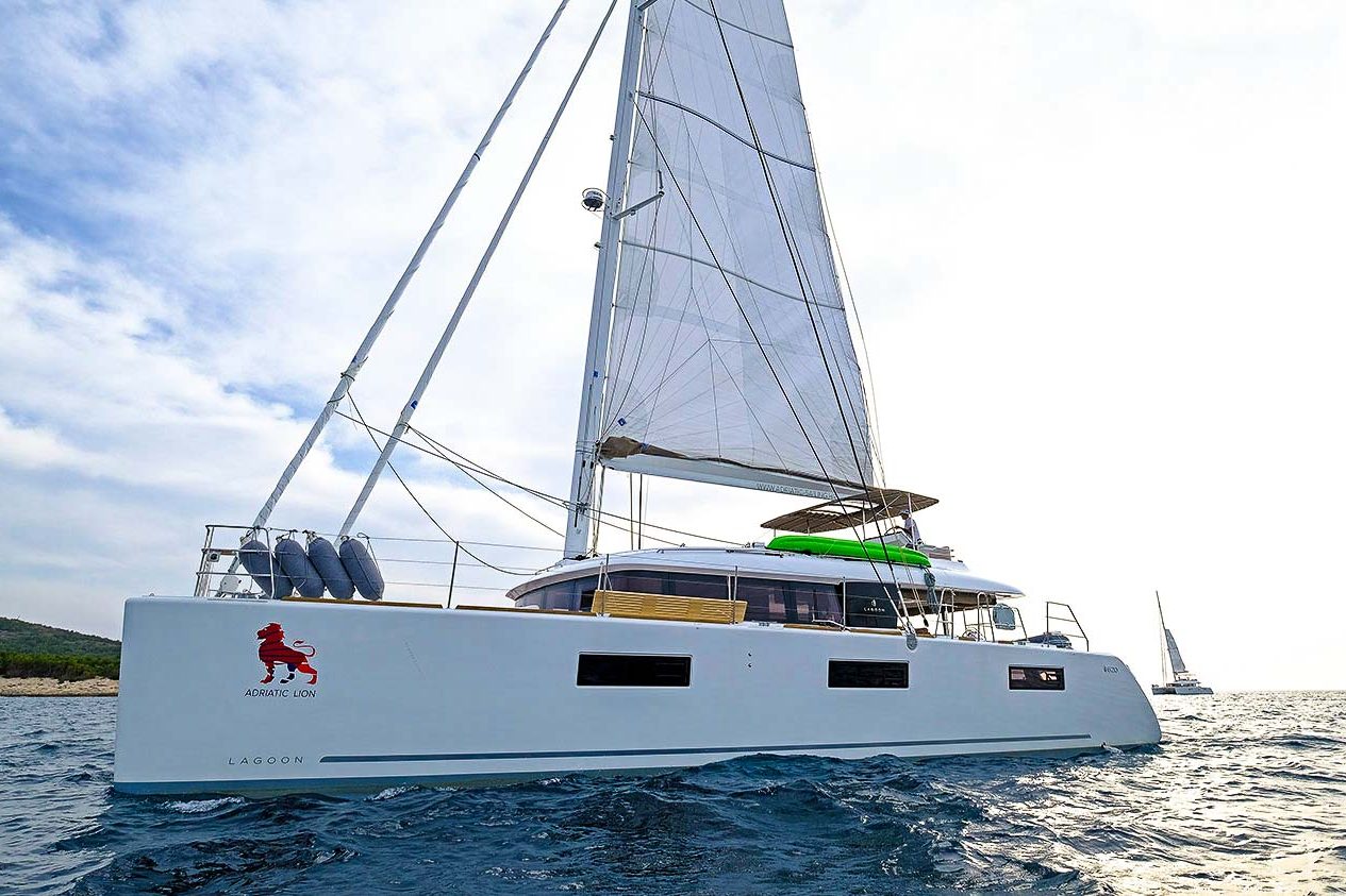 This is photo of a catamaran Lagoon 620 sailing