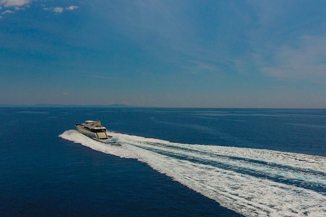 Luxury yacht Ferretti 880 Katariina under the way