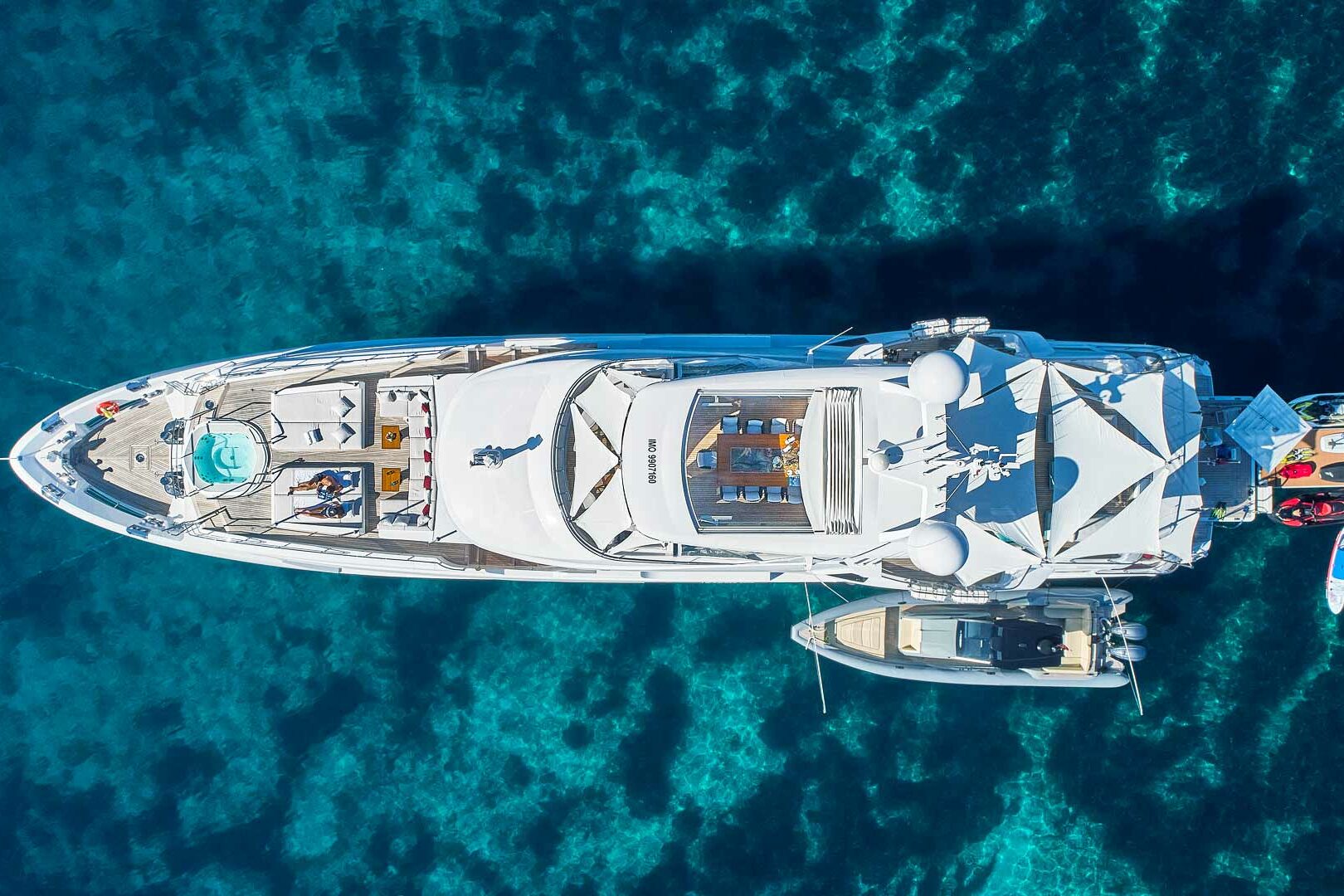 Luxury yacht Benetti Happy Me from above