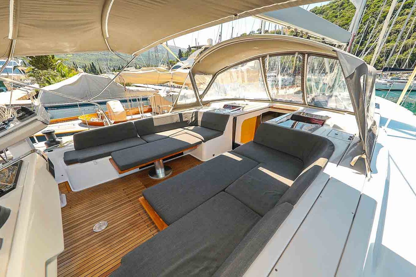 This is photo of a sailing boat Hanse 548 convertable table