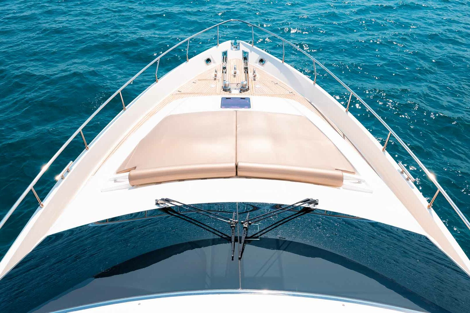 Luxury yacht Ferretti 730 Marino front sundeck