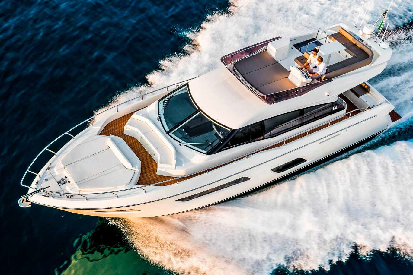 Motor boat Ferretti 550 running top