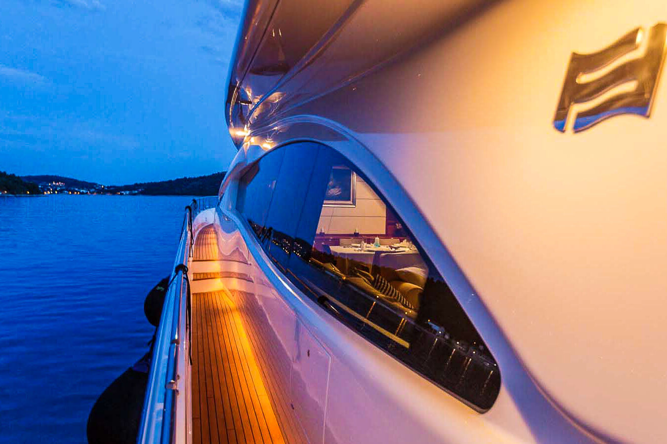 Luxury yacht Ferretti 880 Katariina port side view