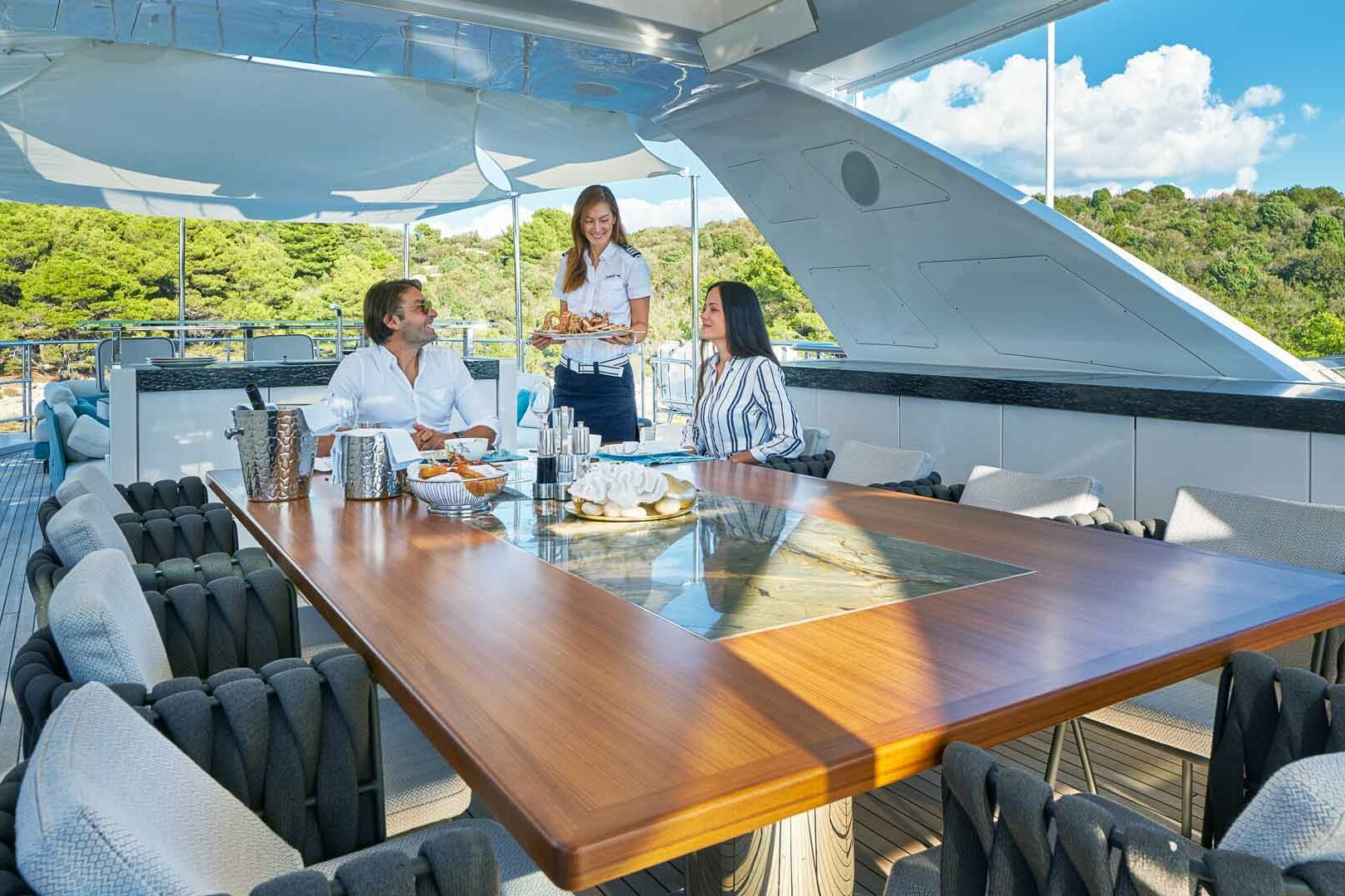 Luxury yacht Benetti Happy Me flybridge alfresco table