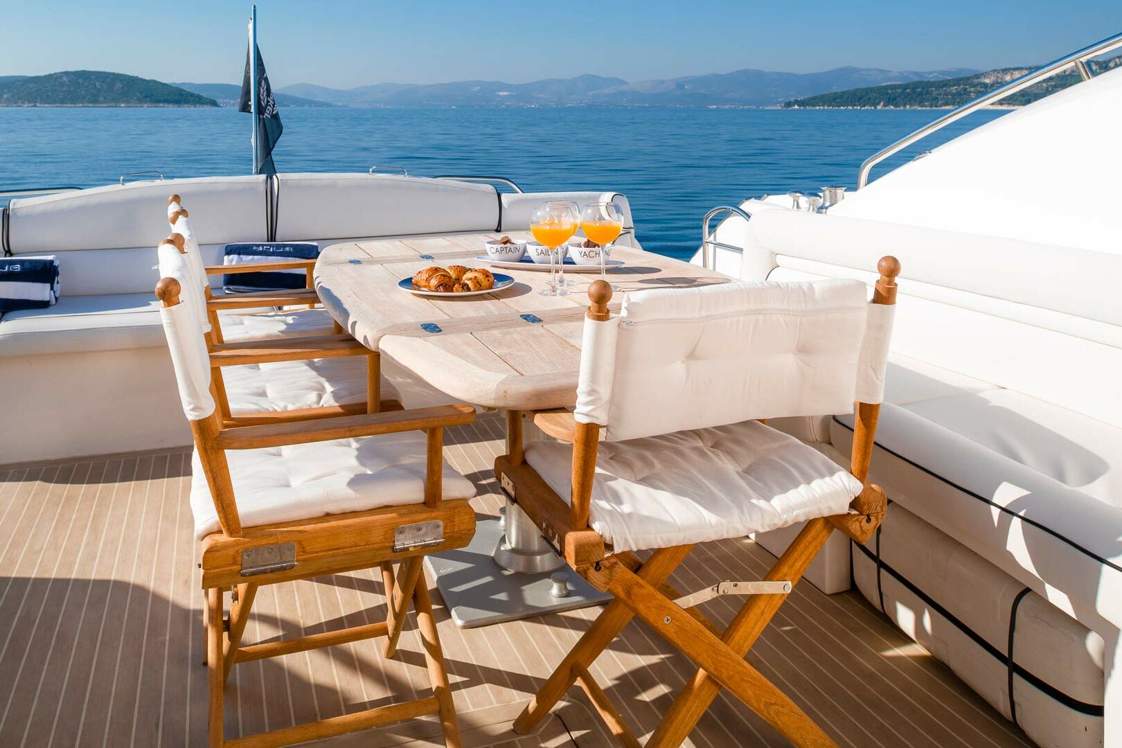 Luxury yacht Sunseeker Predator 72 Glorious cockpit table
