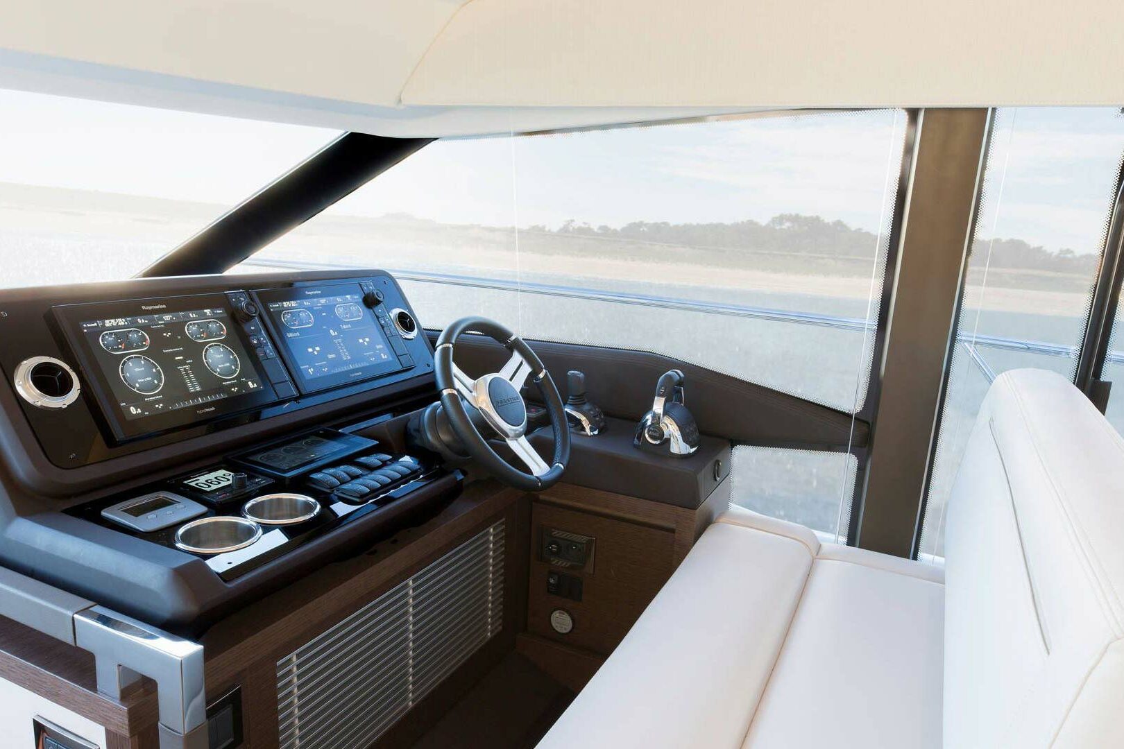 Motor boat Prestige 520 Fly wheelhouse