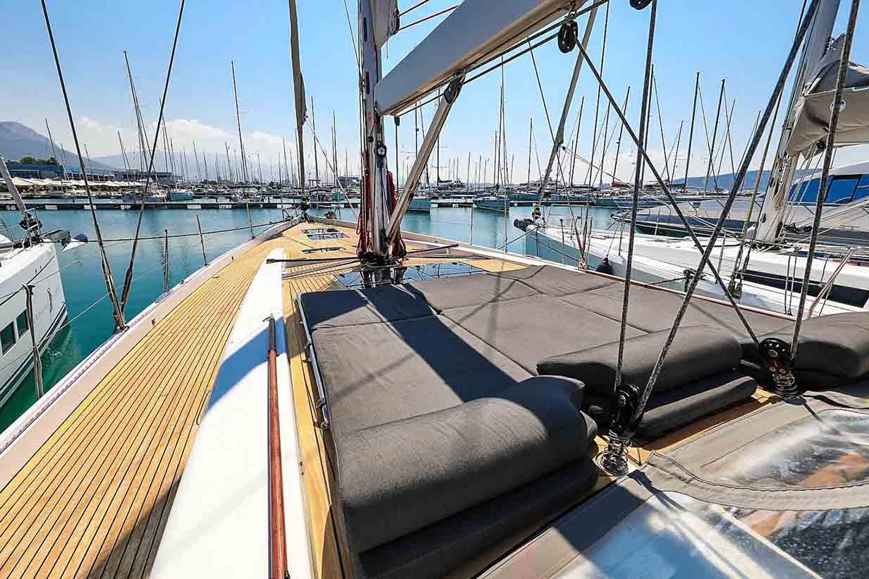 This is photo of a sailing boat Hanse 588 sunlounges bow view