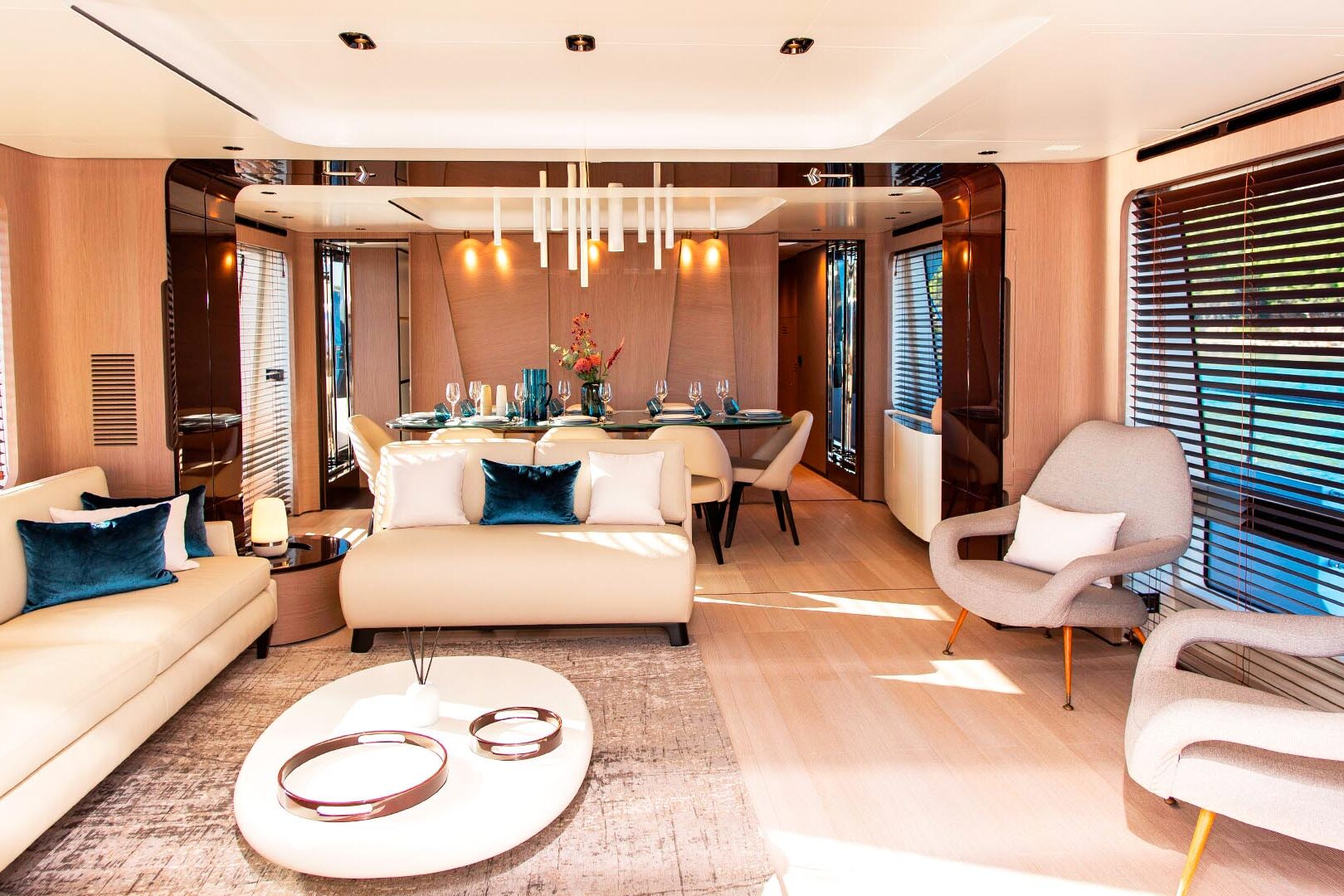 Luxury yacht Azimut Grande 27M Dawo salon view