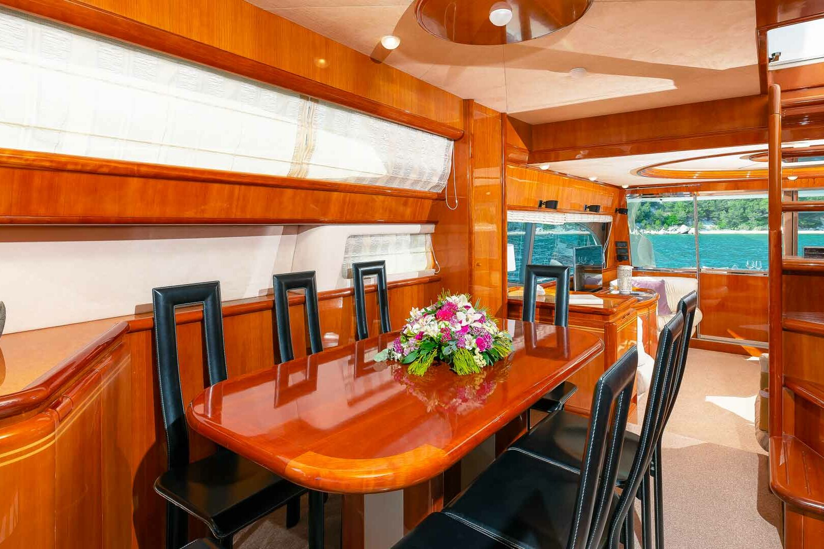 Luxury yacht Ferretti 730 Marino inside dining area