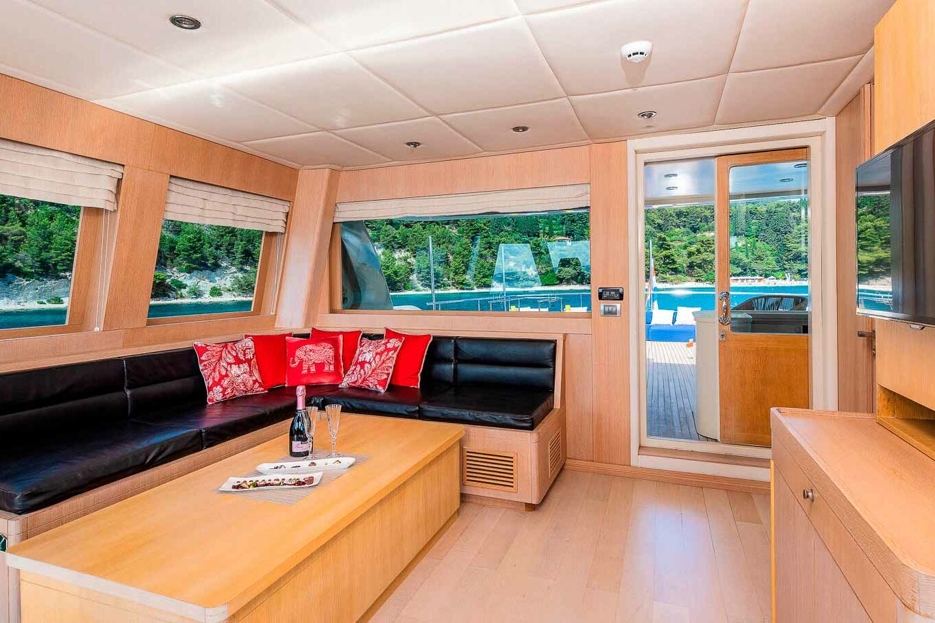 Luxury yacht Aegean Yachts Grace upper deck lounge