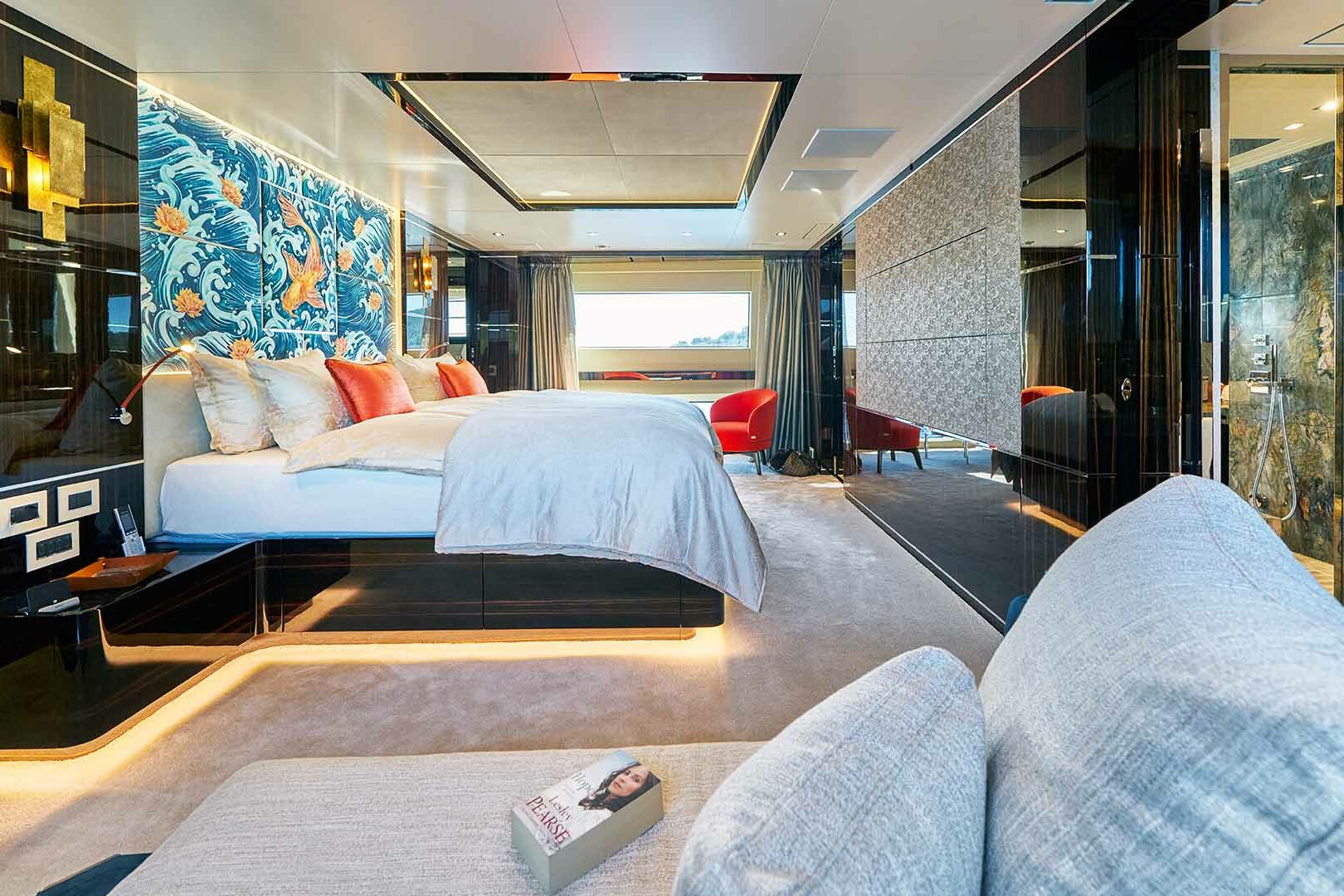 Luxury yacht Benetti Happy Me master cabin