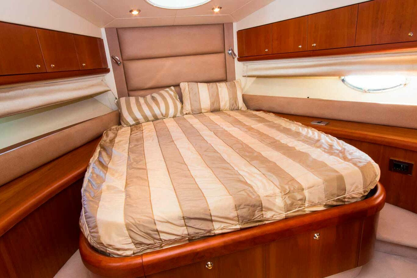 Motor boat Sunseeker Manhattan 52 double cabin