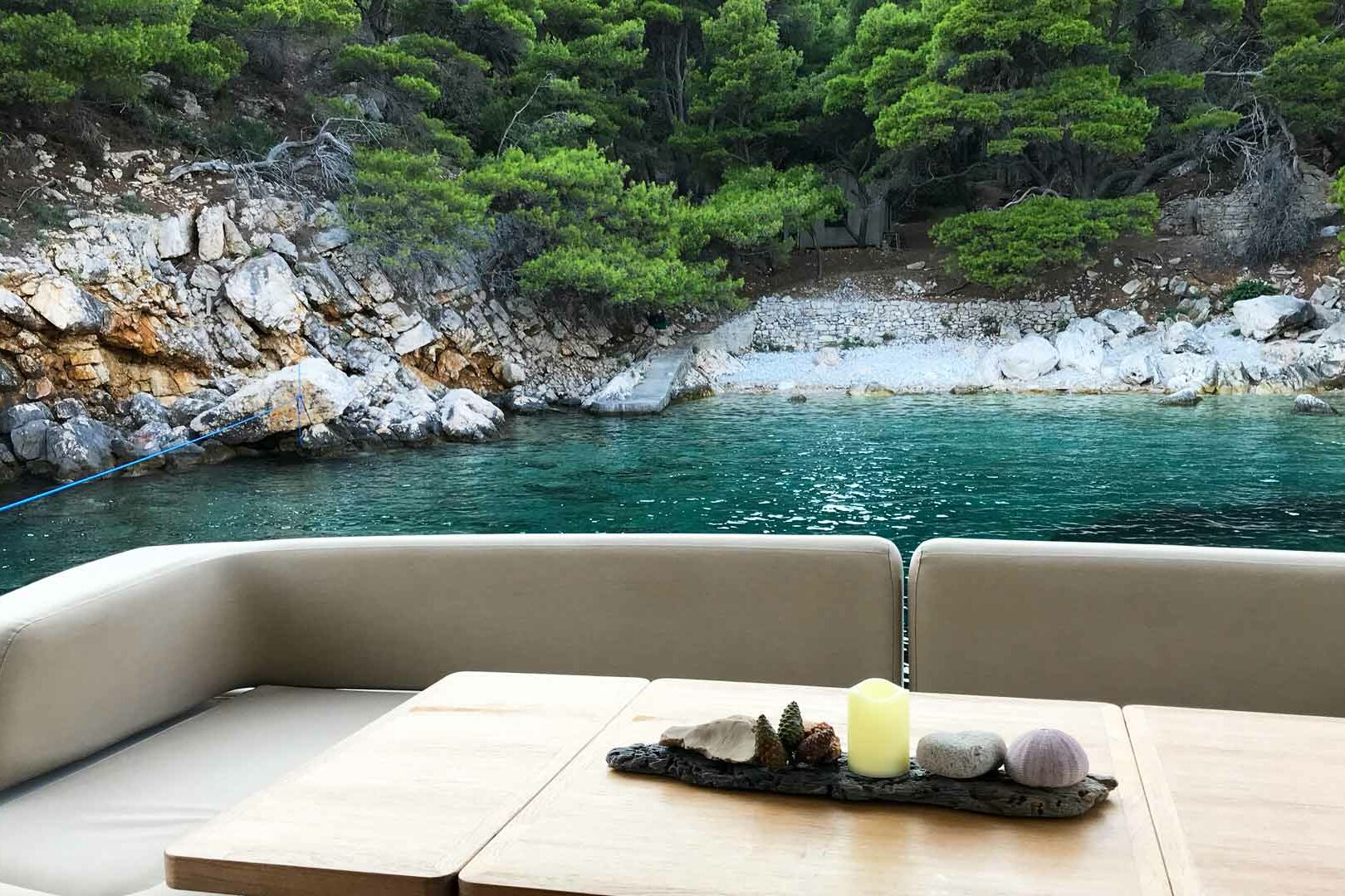 Luxury yacht Sunseeker Manhattan 73 A Cloudy Bay cockpit table