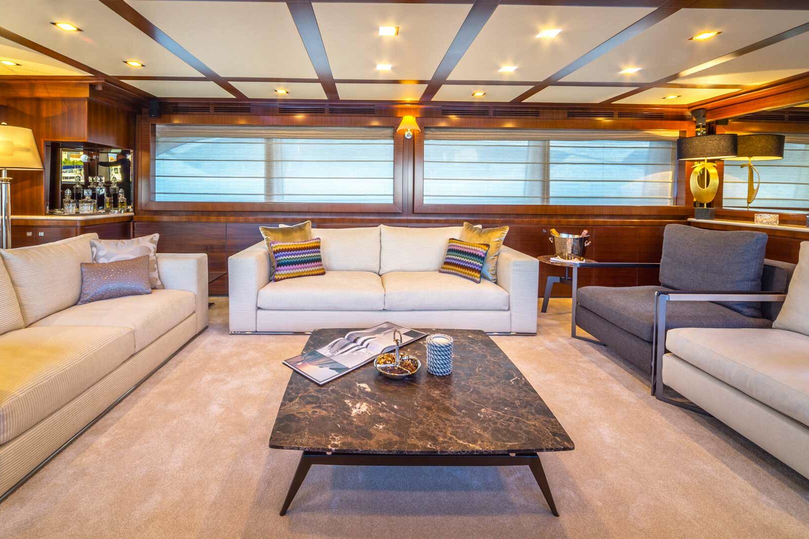 Luxury yacht Ferretti Navetta 33 Seventh Sense salon lounge