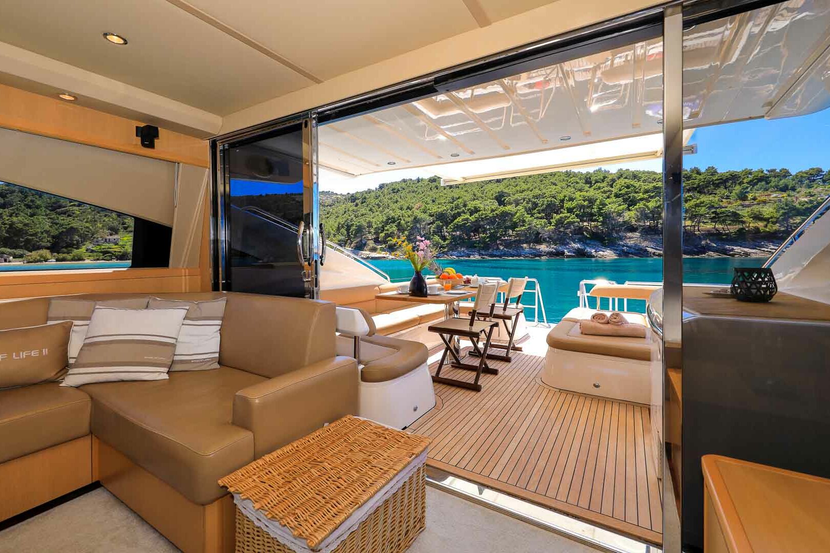 Luxury yacht Princess V65 Spice of Life II inside salon