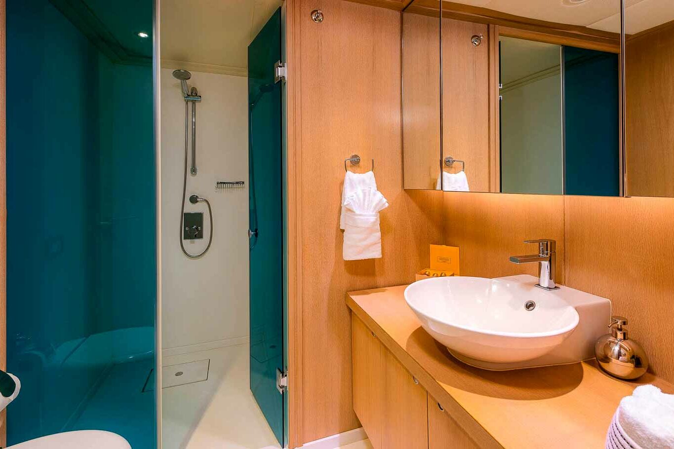 Luxury yacht Aegean Yachts Grace master cabin bathroom