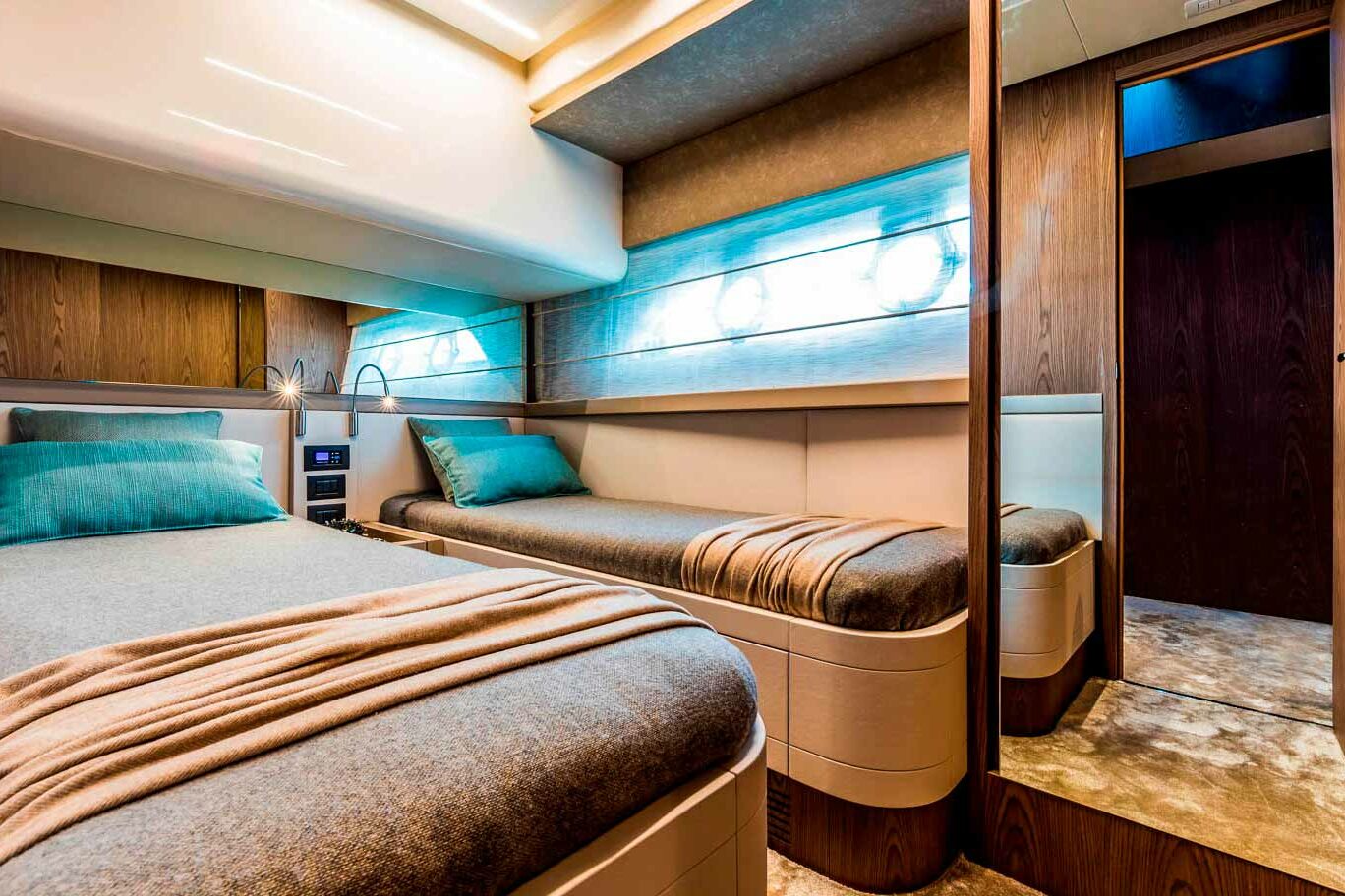 Motor boat Ferretti 550 double cabin view