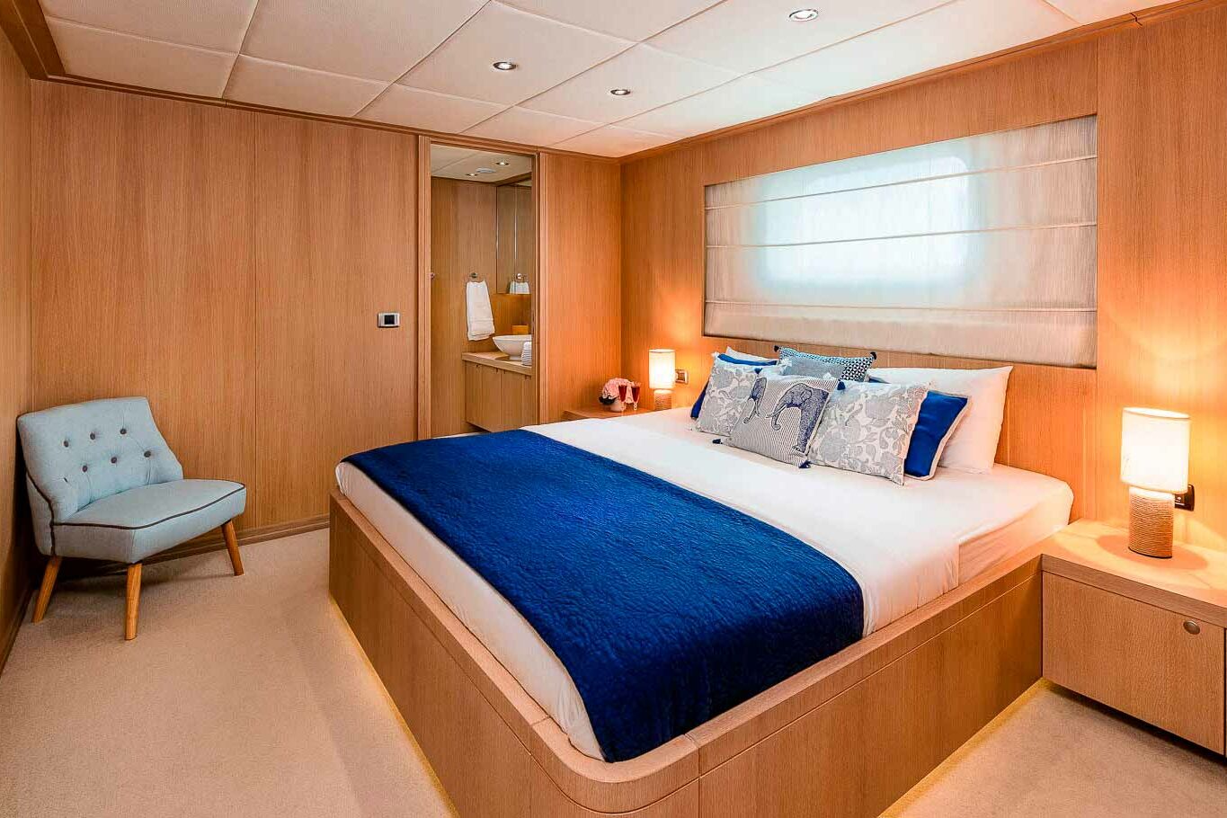 Luxury yacht Aegean Yachts Grace lower deck double cabin