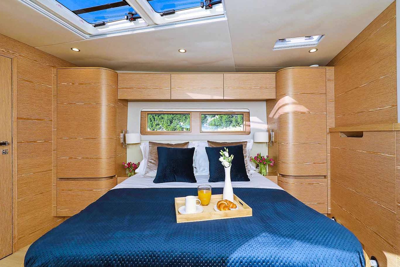 This is photo of a sailing boat Hanse 675 double bed cabin