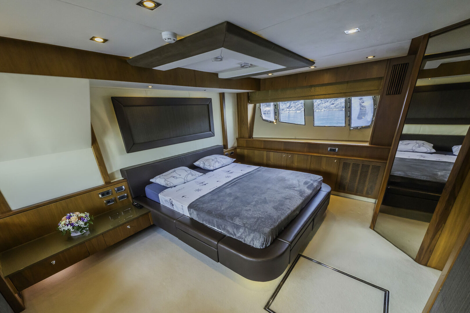 THE BEST WAY Master cabin