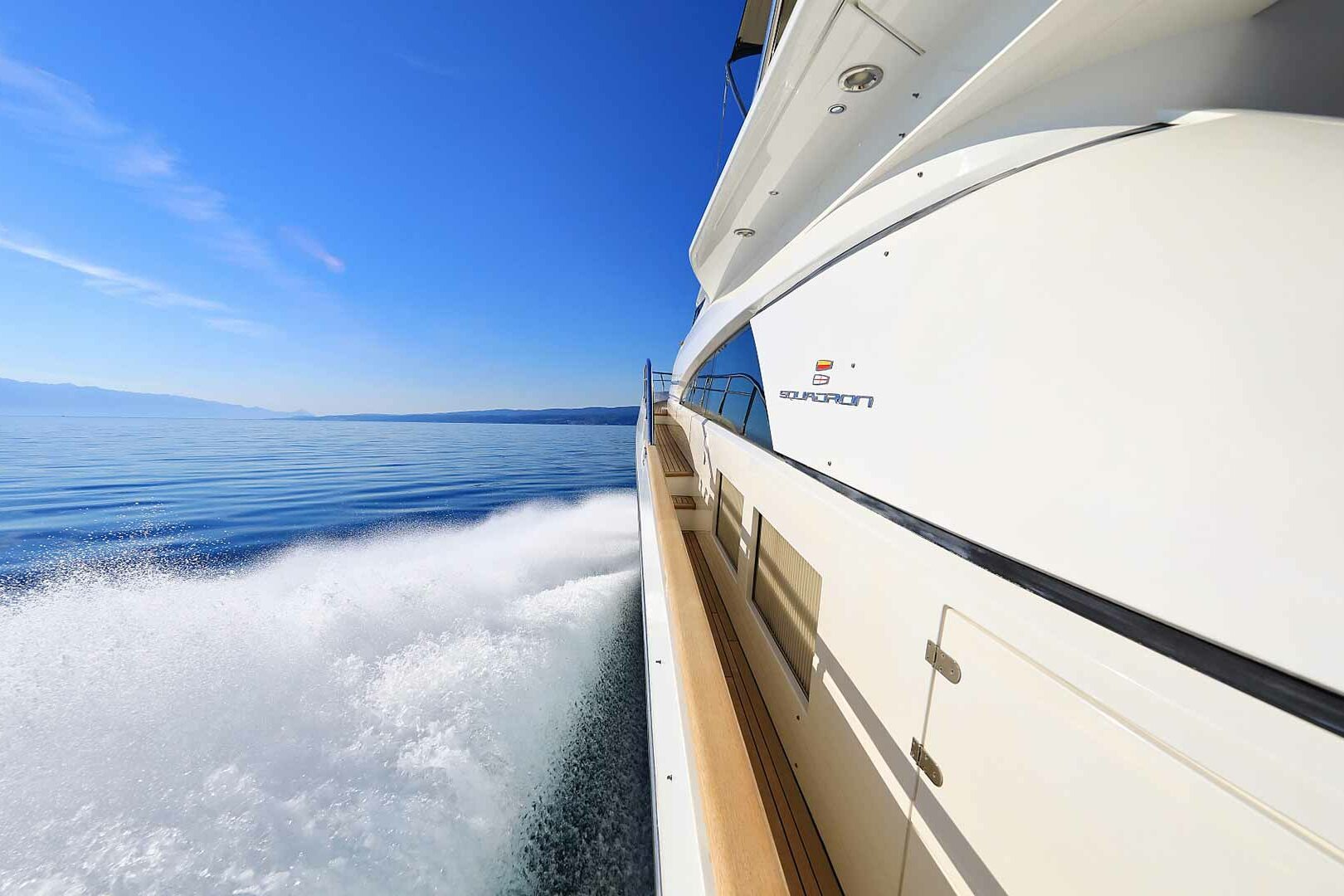 Luxury yacht Fairline Squadron 78 Schatzi sea view