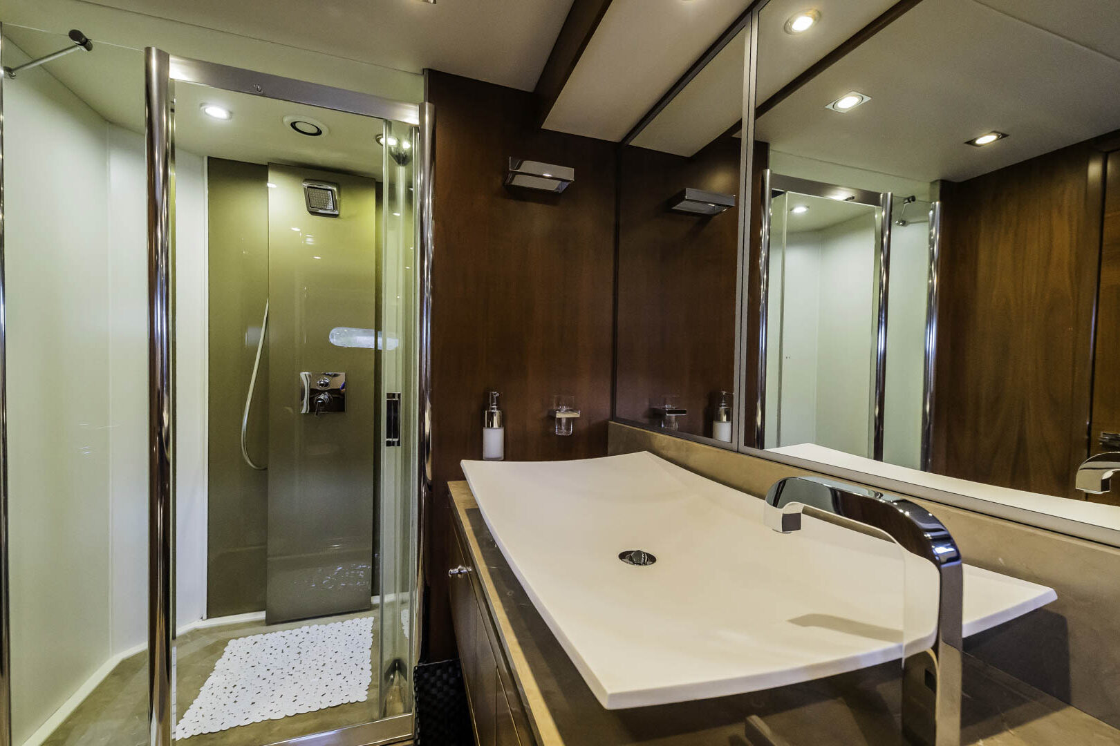 THE BEST WAY Master bathroom