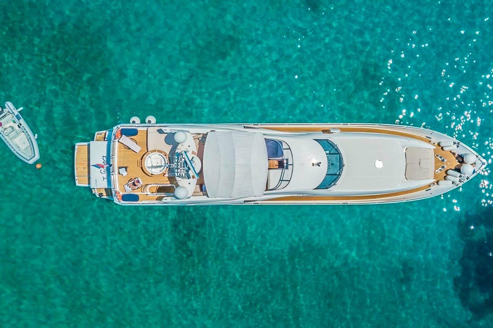 Luxury yacht Sunseeker Yacht 105 Baby I aereal
