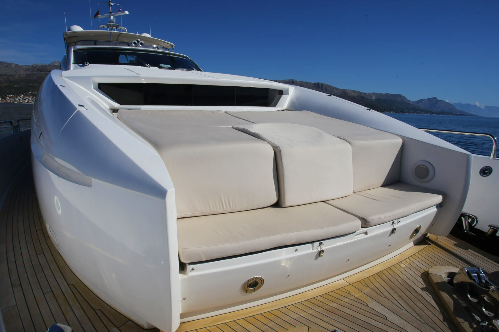 Luxury yacht Sunseeker Yacht 105 Baby I aft sundeck
