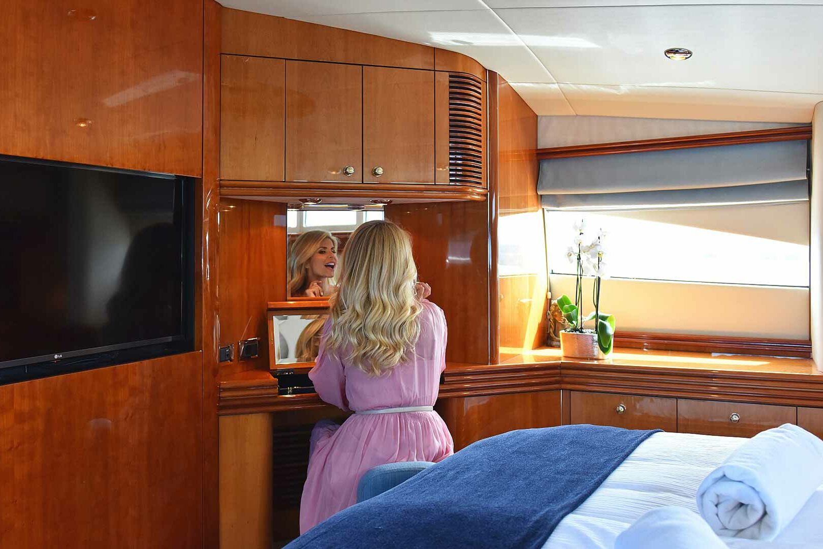 Luxury yacht Baby I VIP cabin