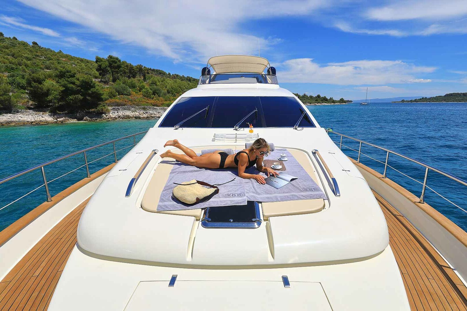 Luxury yacht Riva 85 ‘888’ bow sunbeds