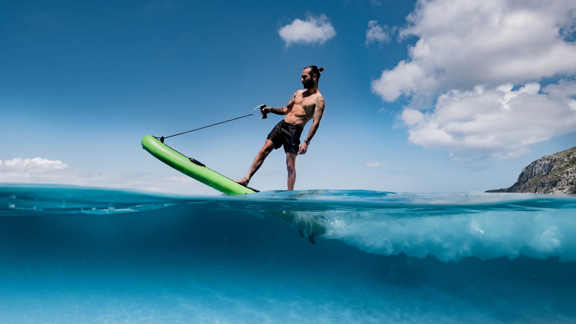 This is photo of a electric surfboard Lampuga