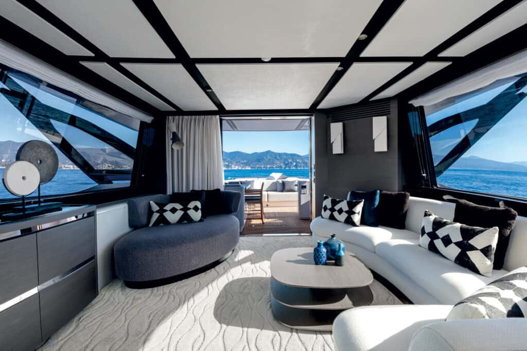 Azimut S8 salon