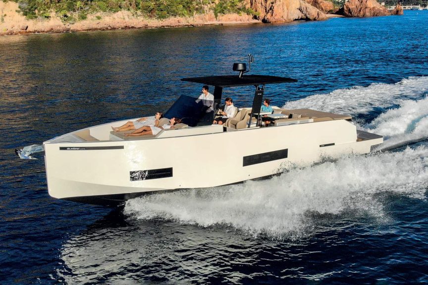 This is photo of a De Antonio 42 Open cruising